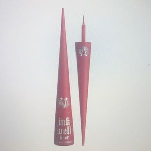 NEW Ink Well Long-Wesr Matte Eyeliner - Lolita